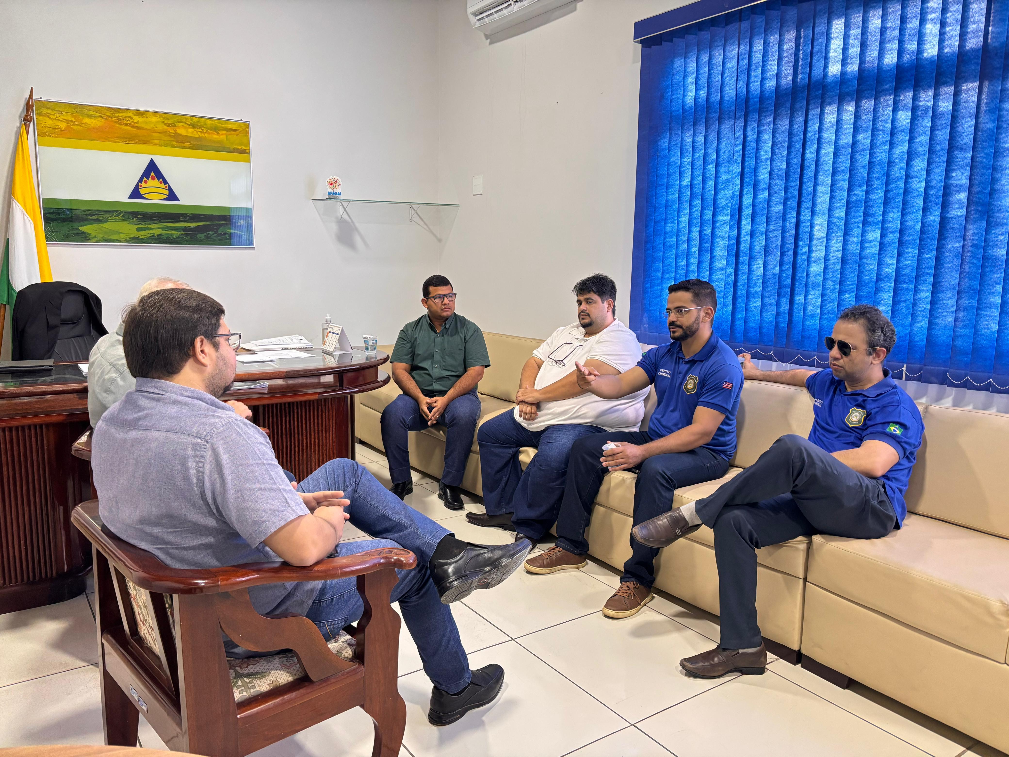 Reunião na Câmara Municipal debate melhorias nos serviços do IML e ICRIM de Imperatriz