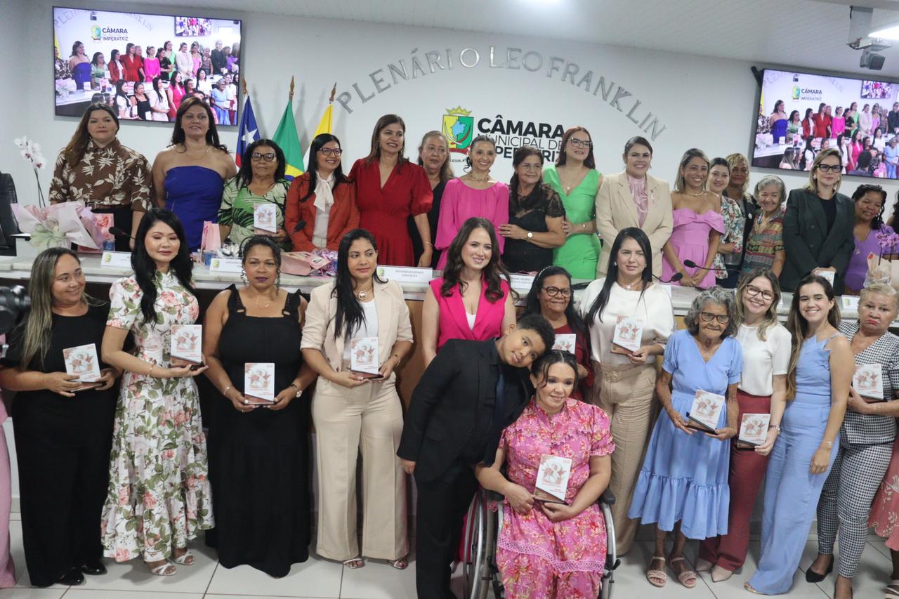 Sessão Solene em Homenagem ao Dia Internacional da Mulher