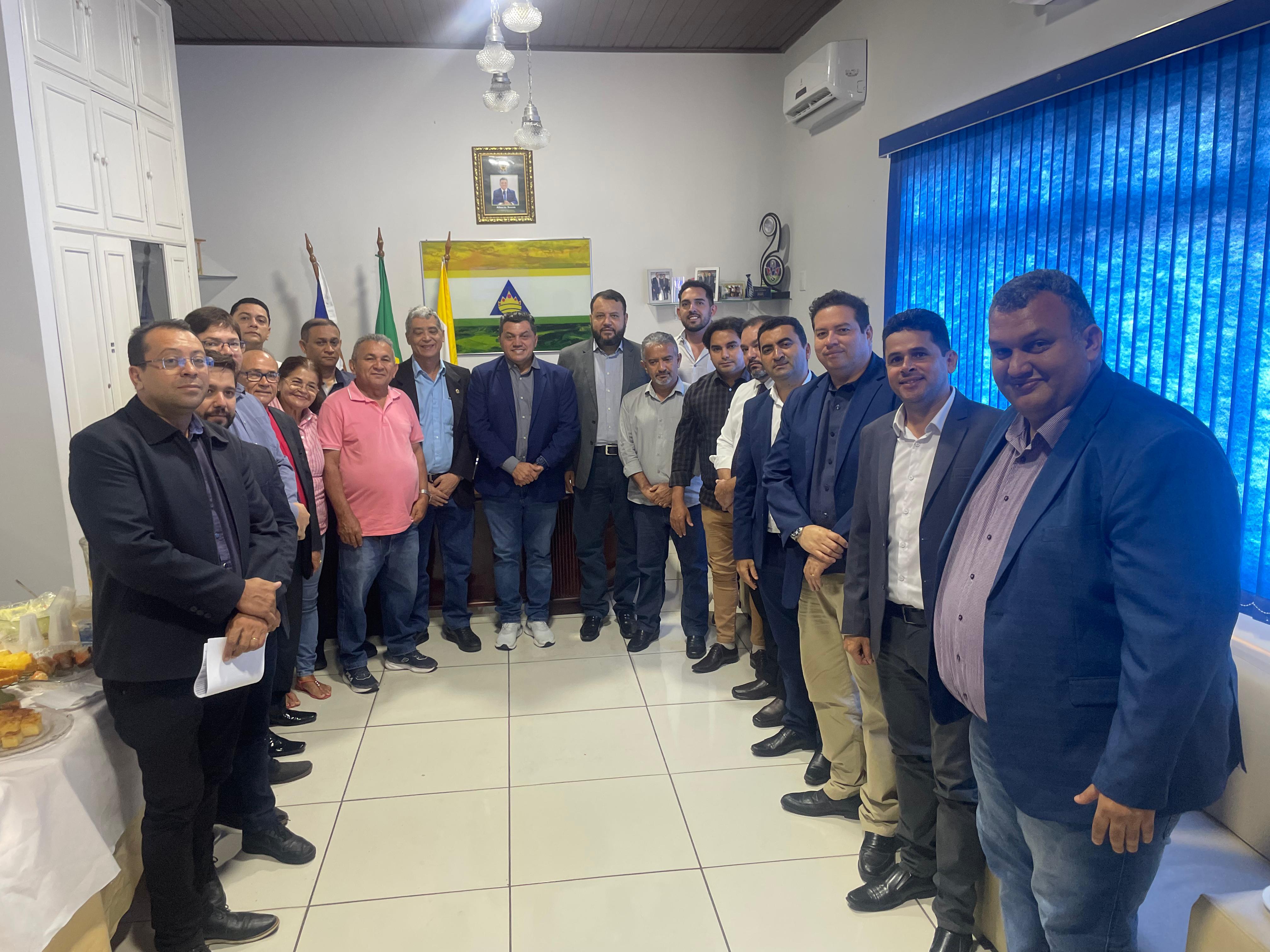 Vereadores se reúnem com Comissão de Transição do Governo eleito