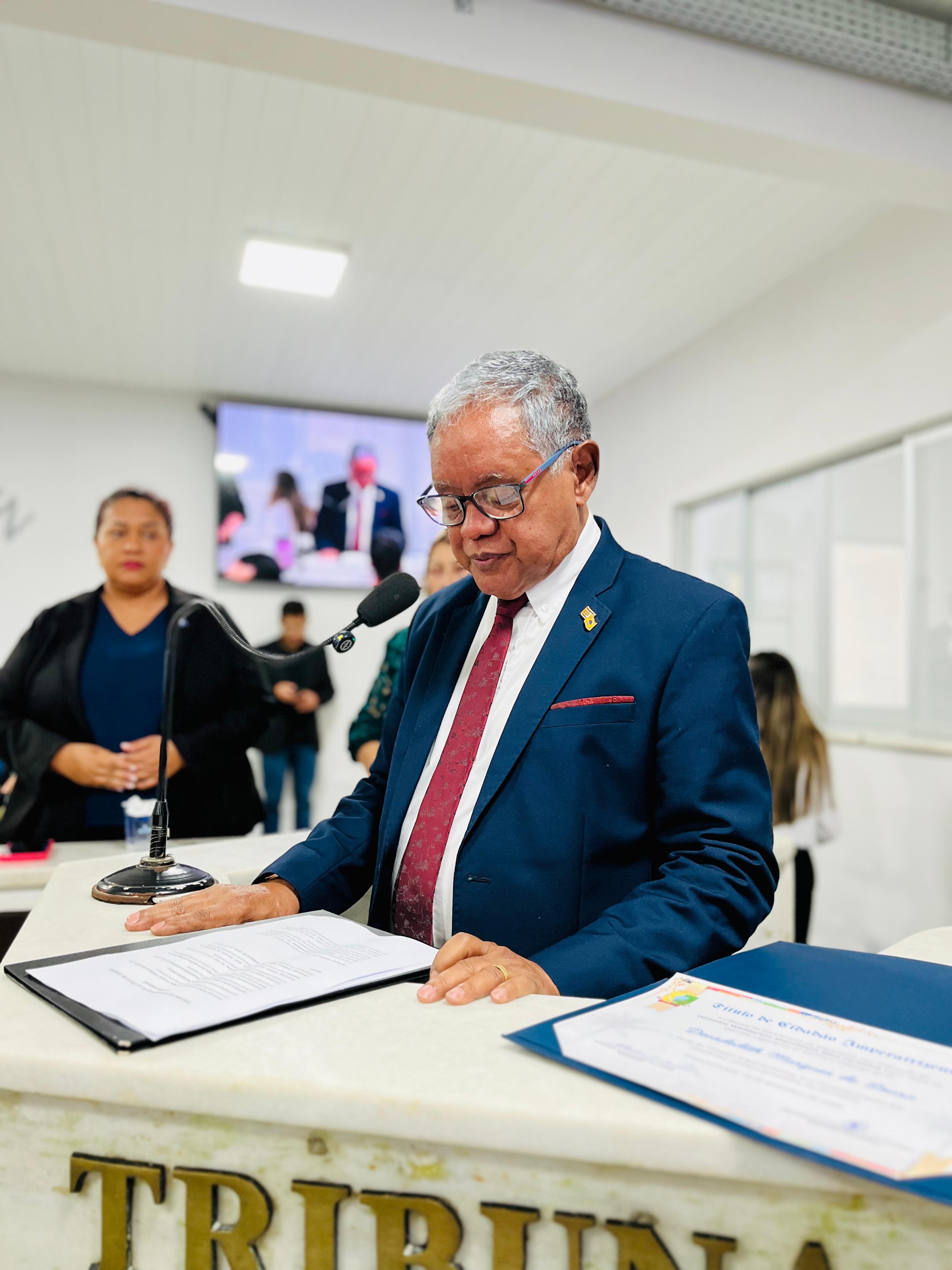 Câmara realiza sessão solene para entrega do Título de Cidadão Imperatrizense a Deusdedith Marq...