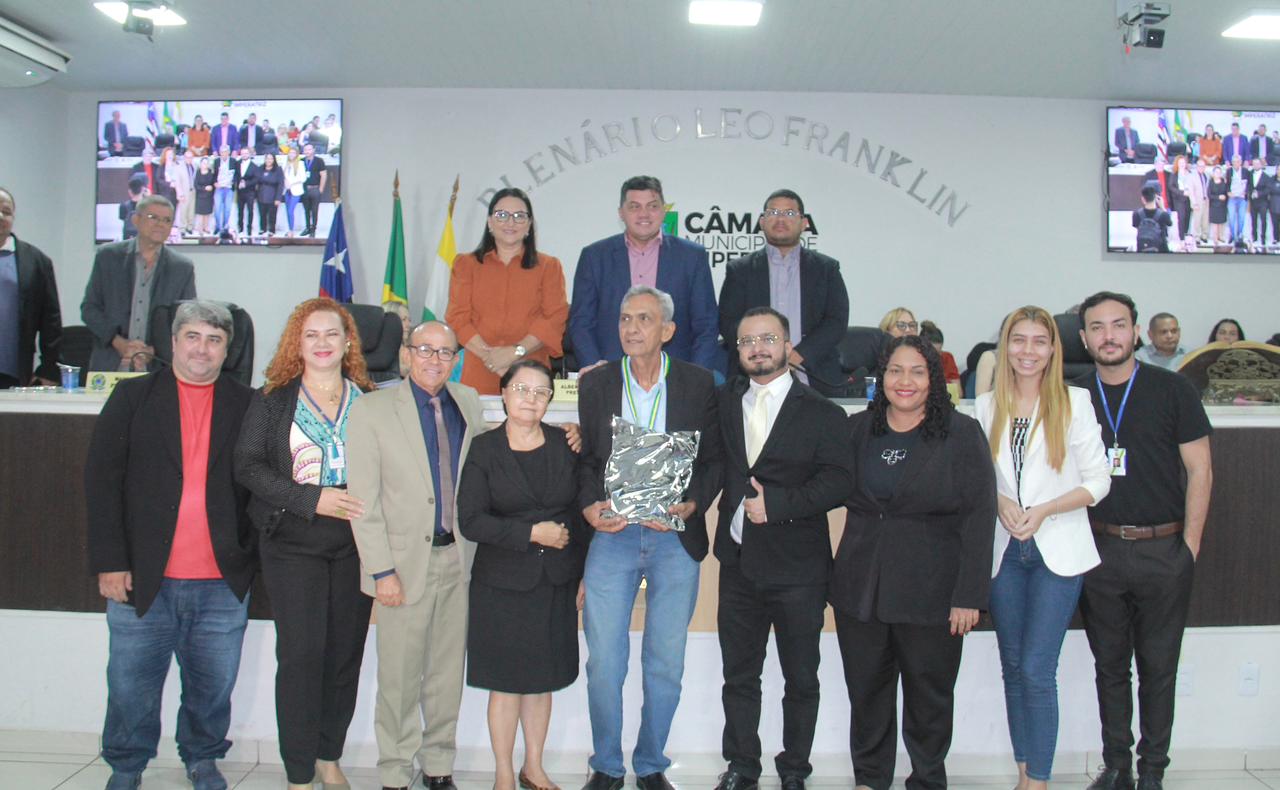 Membros da Academia Imperatrizense de Letras são homenageados na Câmara Municipal
