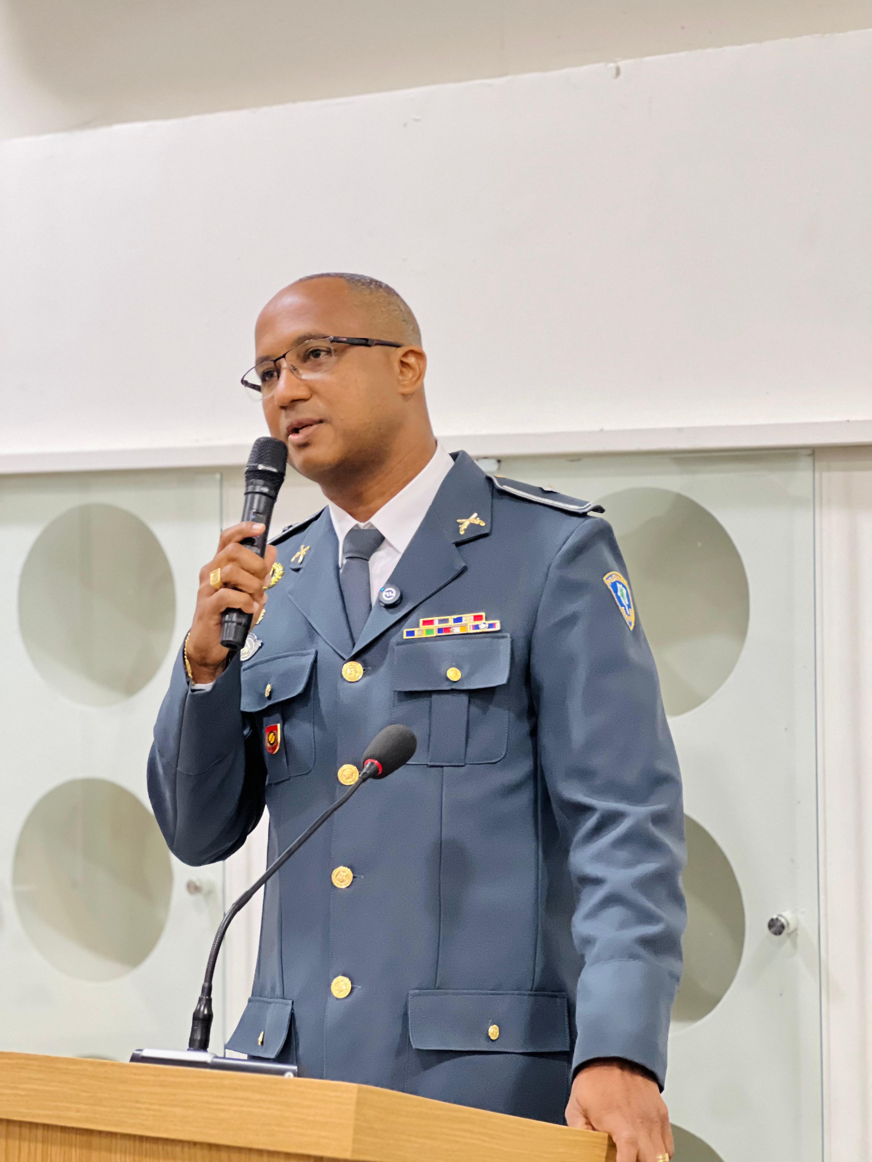 Policiais da Força Tática do 14º recebem Moção de Aplausos