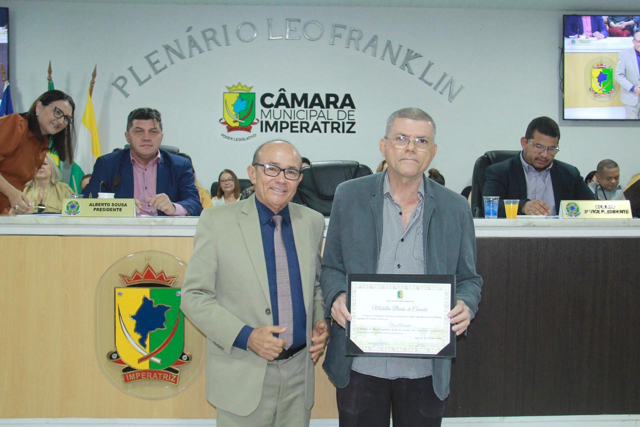 Membros da Academia Imperatrizense de Letras são homenageados na Câmara Municipal