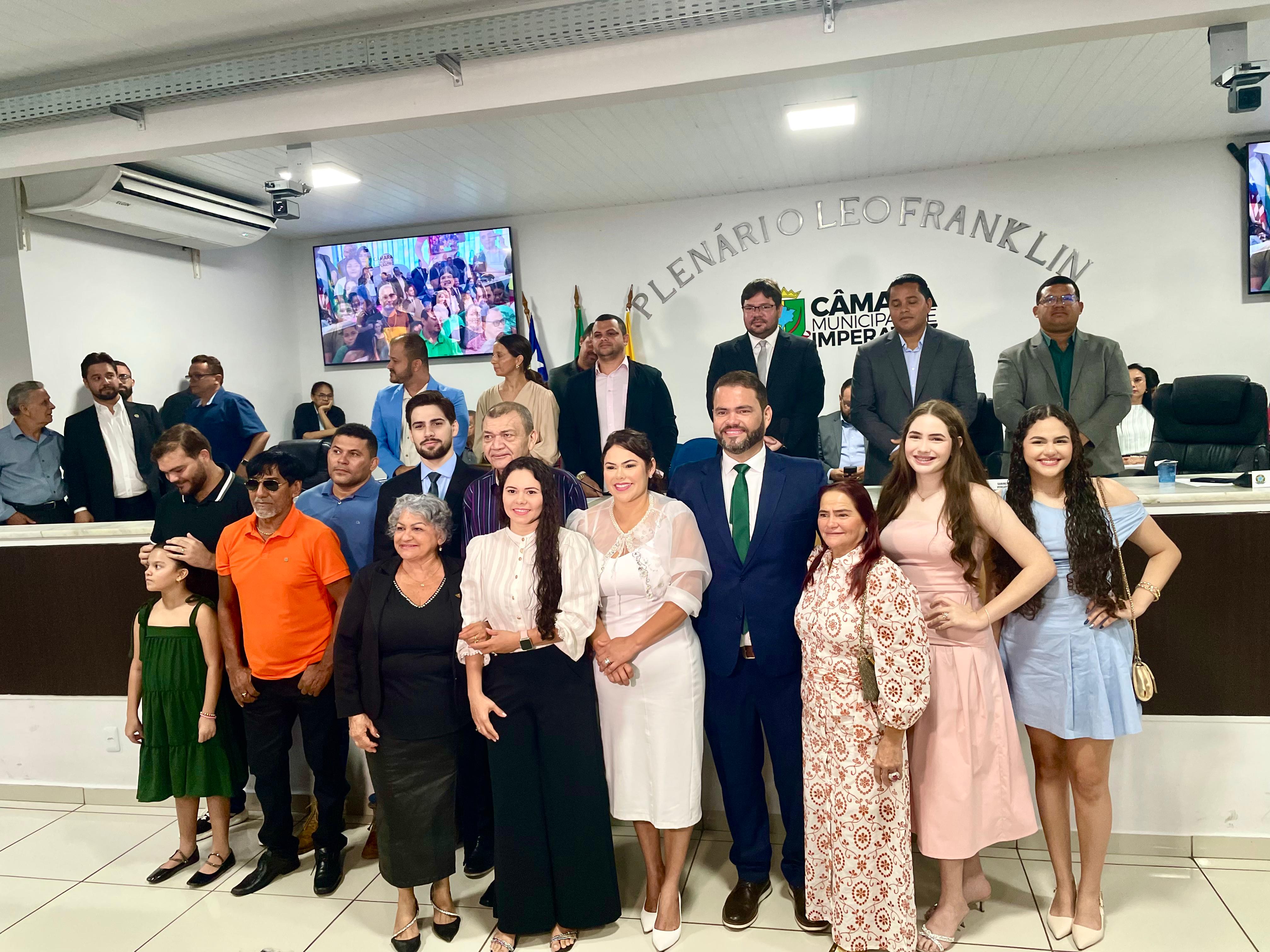 Raymara Lima toma posse como vereadora