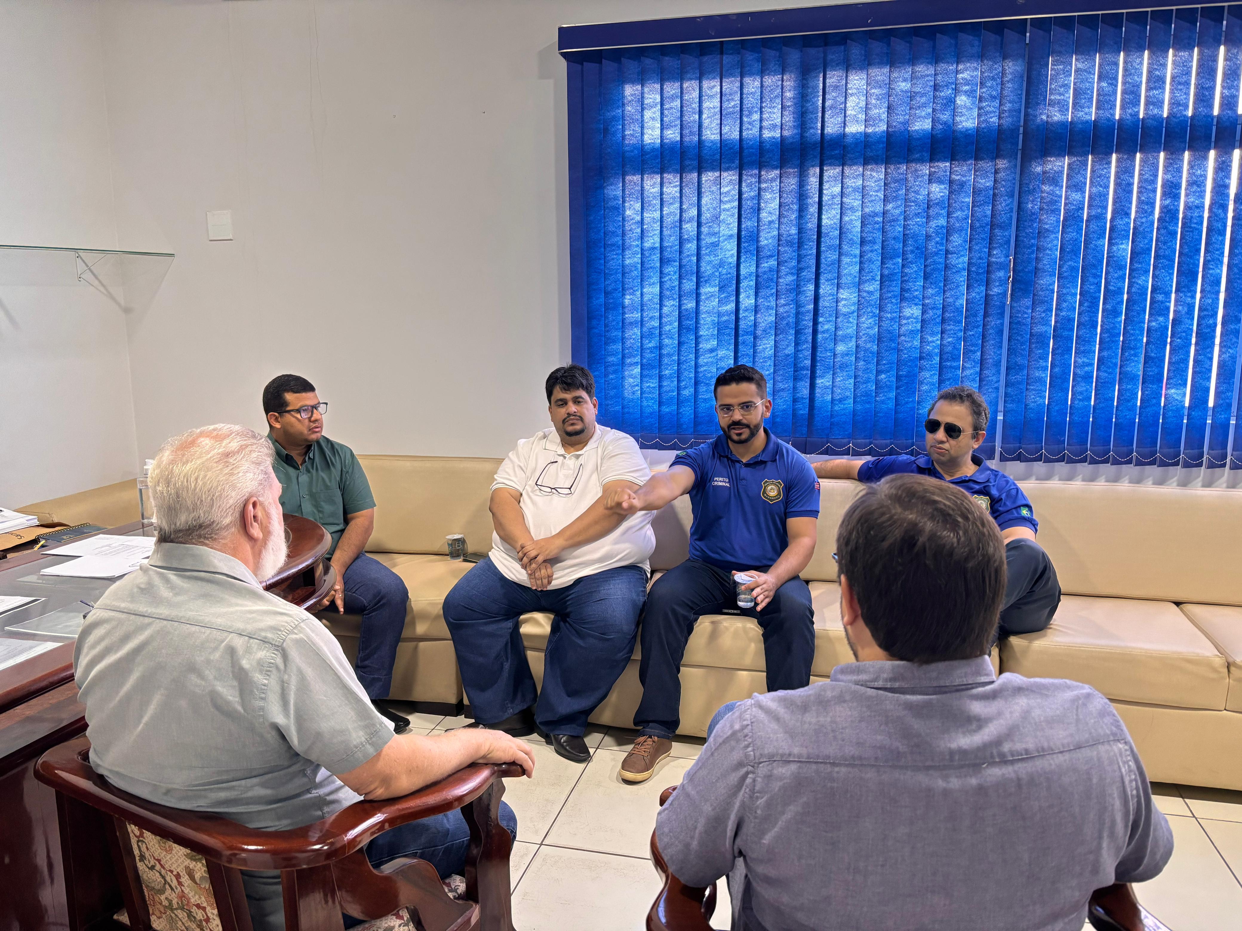 Reunião na Câmara Municipal debate melhorias nos serviços do IML e ICRIM de Imperatriz