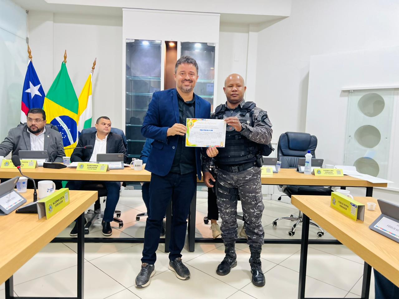 Policiais da Força Tática do 14º recebem Moção de Aplausos