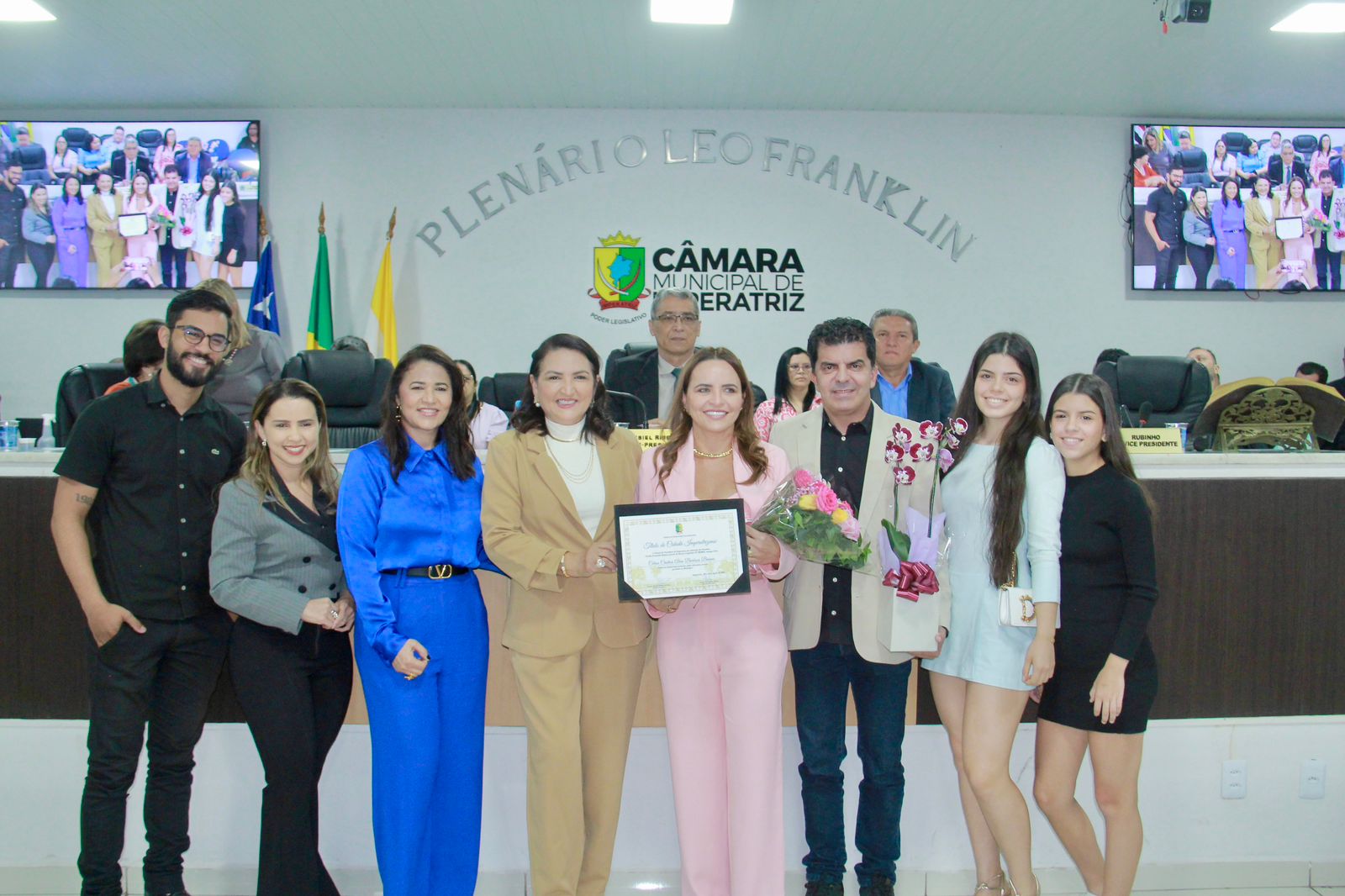 Títulos e Medalha foram outorgados na Câmara Municipal