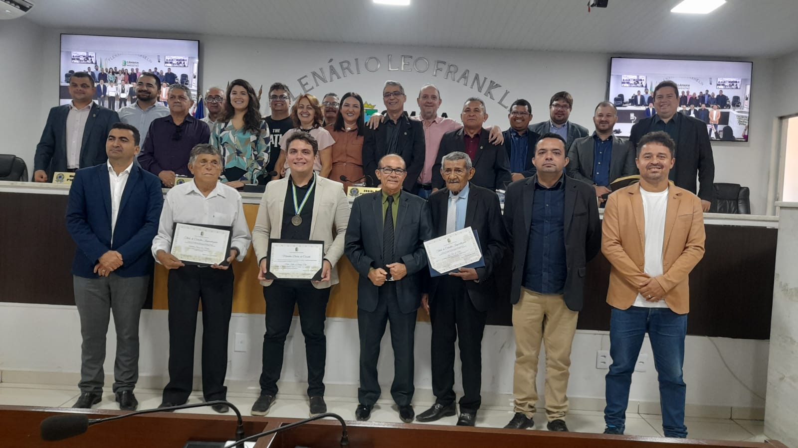 Câmara realiza entrega de Título de Cidadão e Medalha de Barão de Coroará
