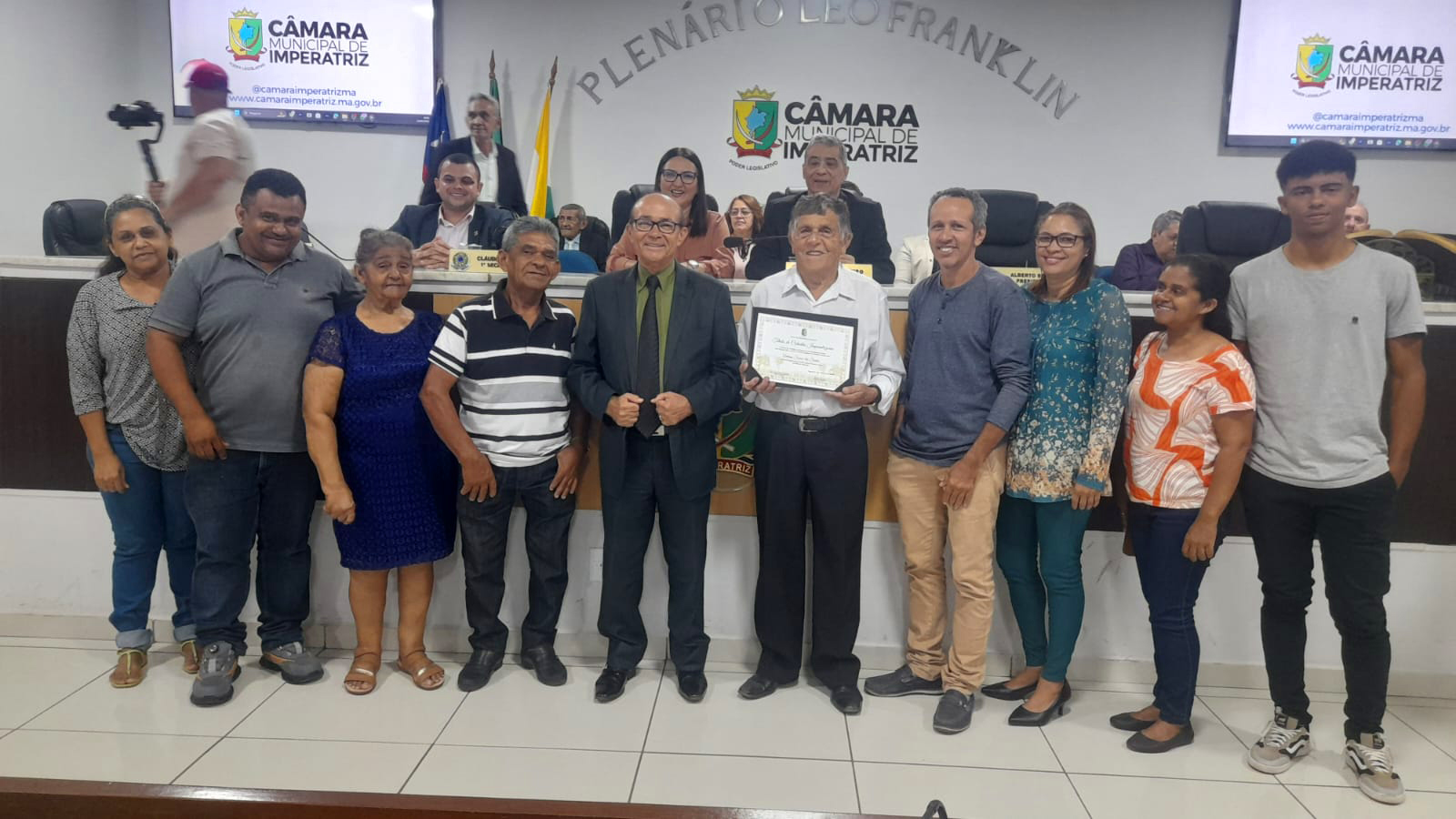 Câmara realiza entrega de Título de Cidadão e Medalha de Barão de Coroará