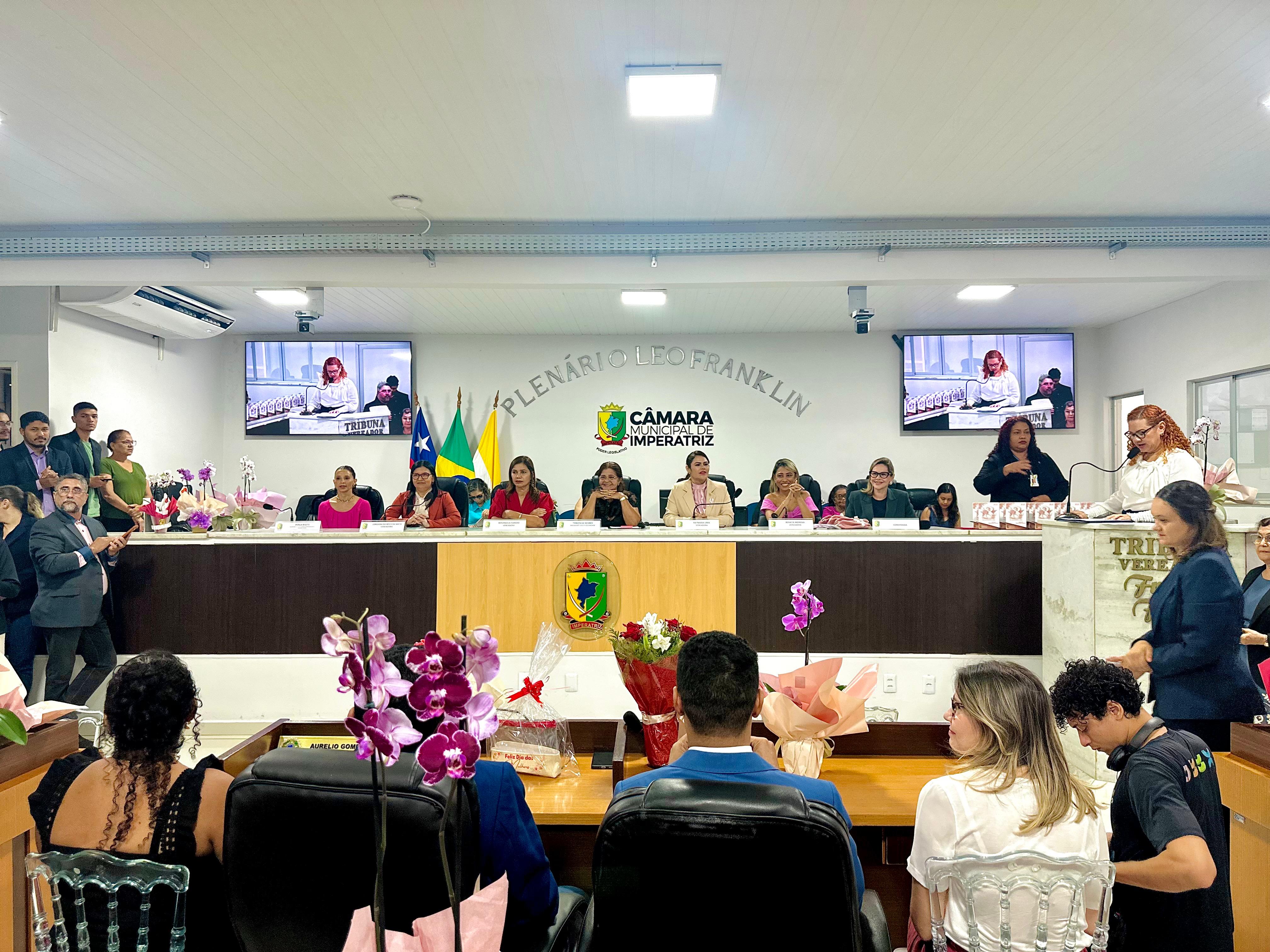 Sessão Solene em Homenagem ao Dia Internacional da Mulher