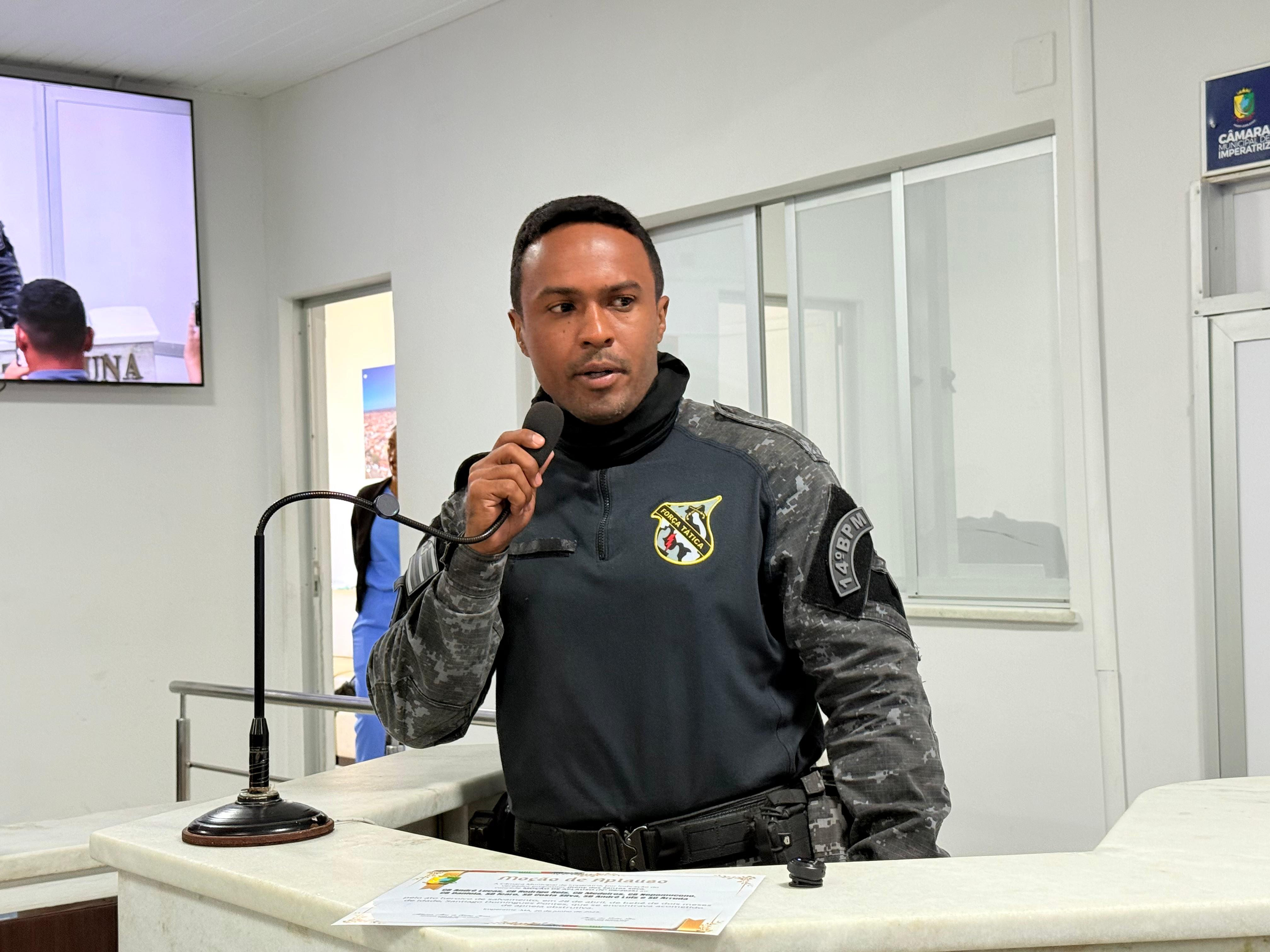 Policiais do 14º BPM recebem Moção de Aplauso por ato heroico em salvamento de bebê