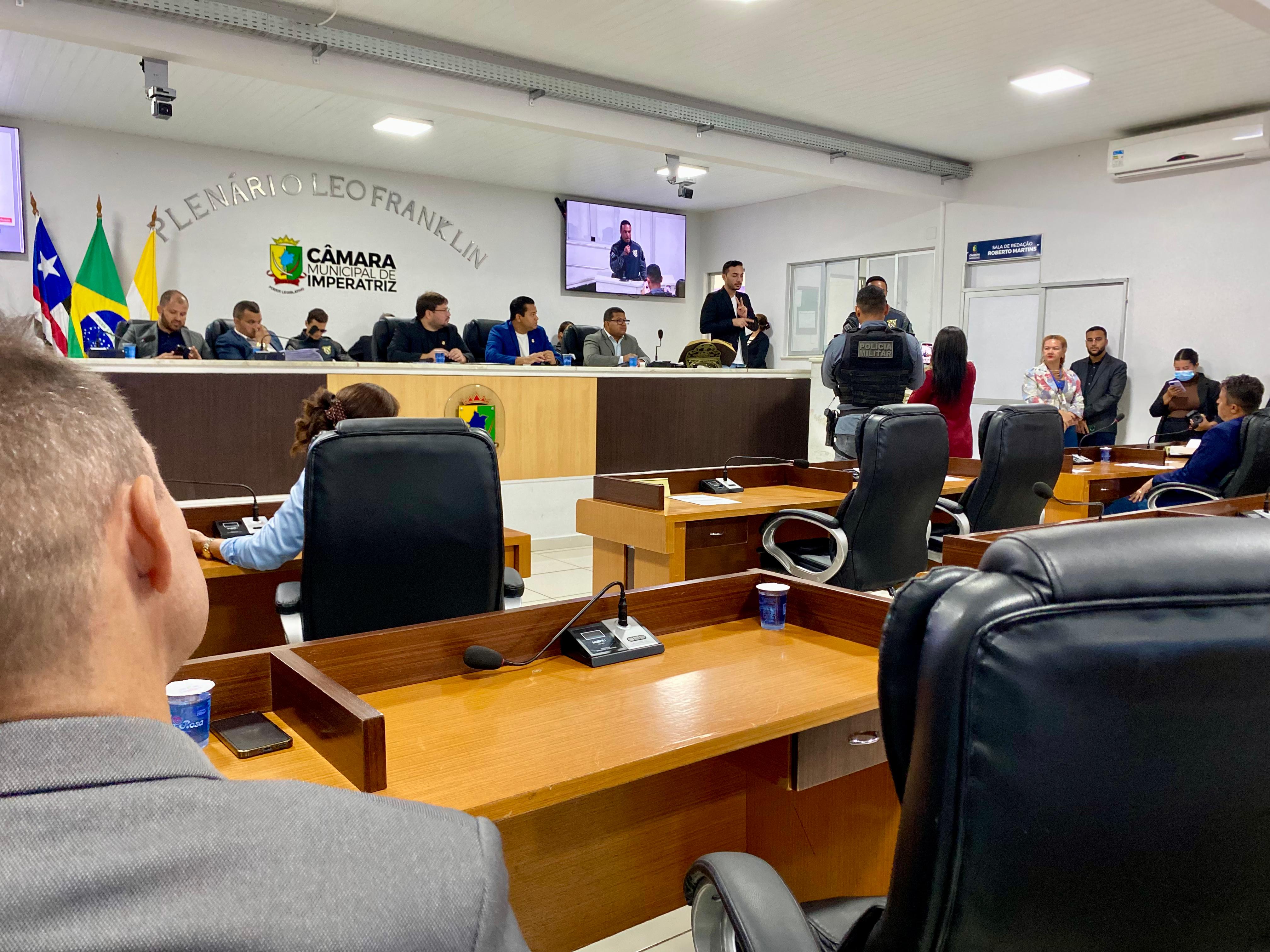 Policiais do 14º BPM recebem Moção de Aplauso por ato heroico em salvamento de bebê