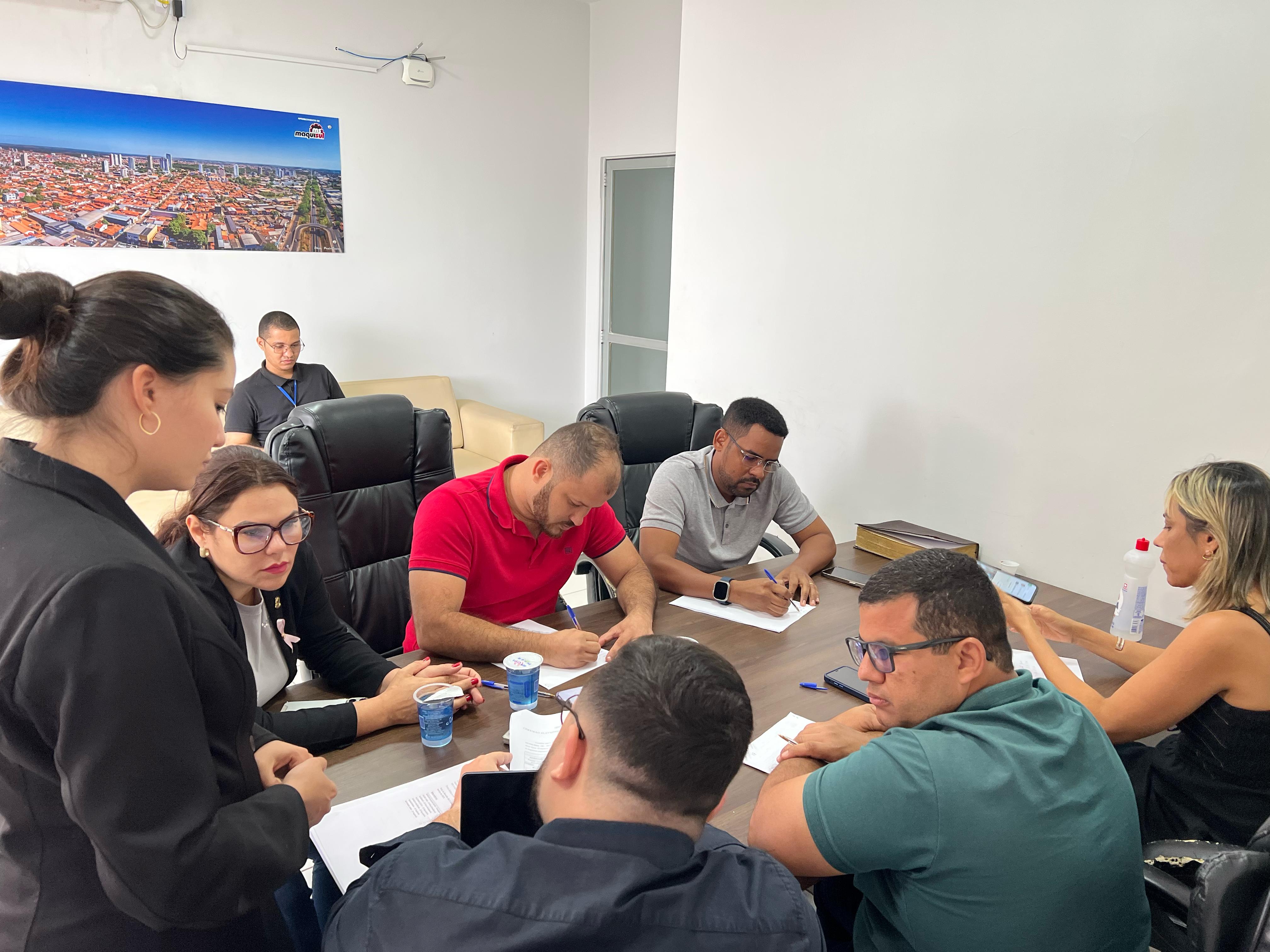 Comissões Permanentes da Câmara Municipal discutem diversos projetos de lei em reunião