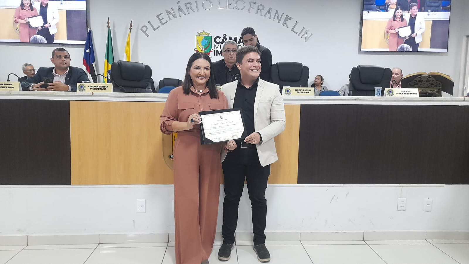Câmara realiza entrega de Título de Cidadão e Medalha de Barão de Coroará