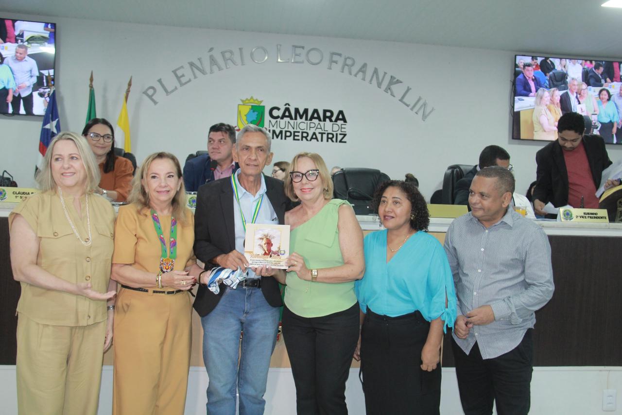 Membros da Academia Imperatrizense de Letras são homenageados na Câmara Municipal