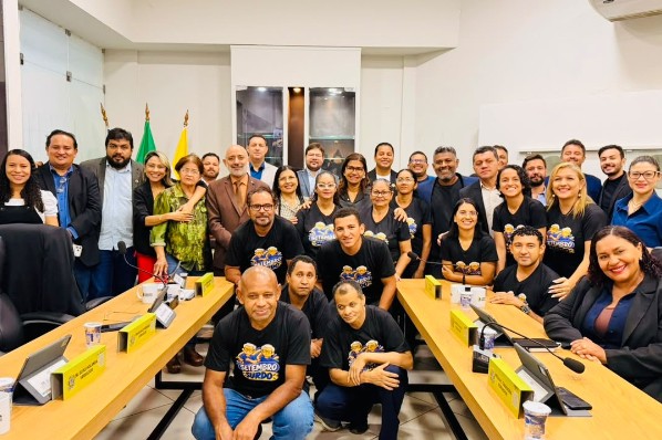 Comunidade Surda participa de Tribuna Popular em alusão ao Dia Nacional dos Surdos