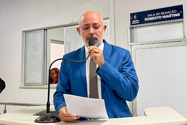 Vereador solicita drenagem profunda e pavimentação da Av. Liberdade