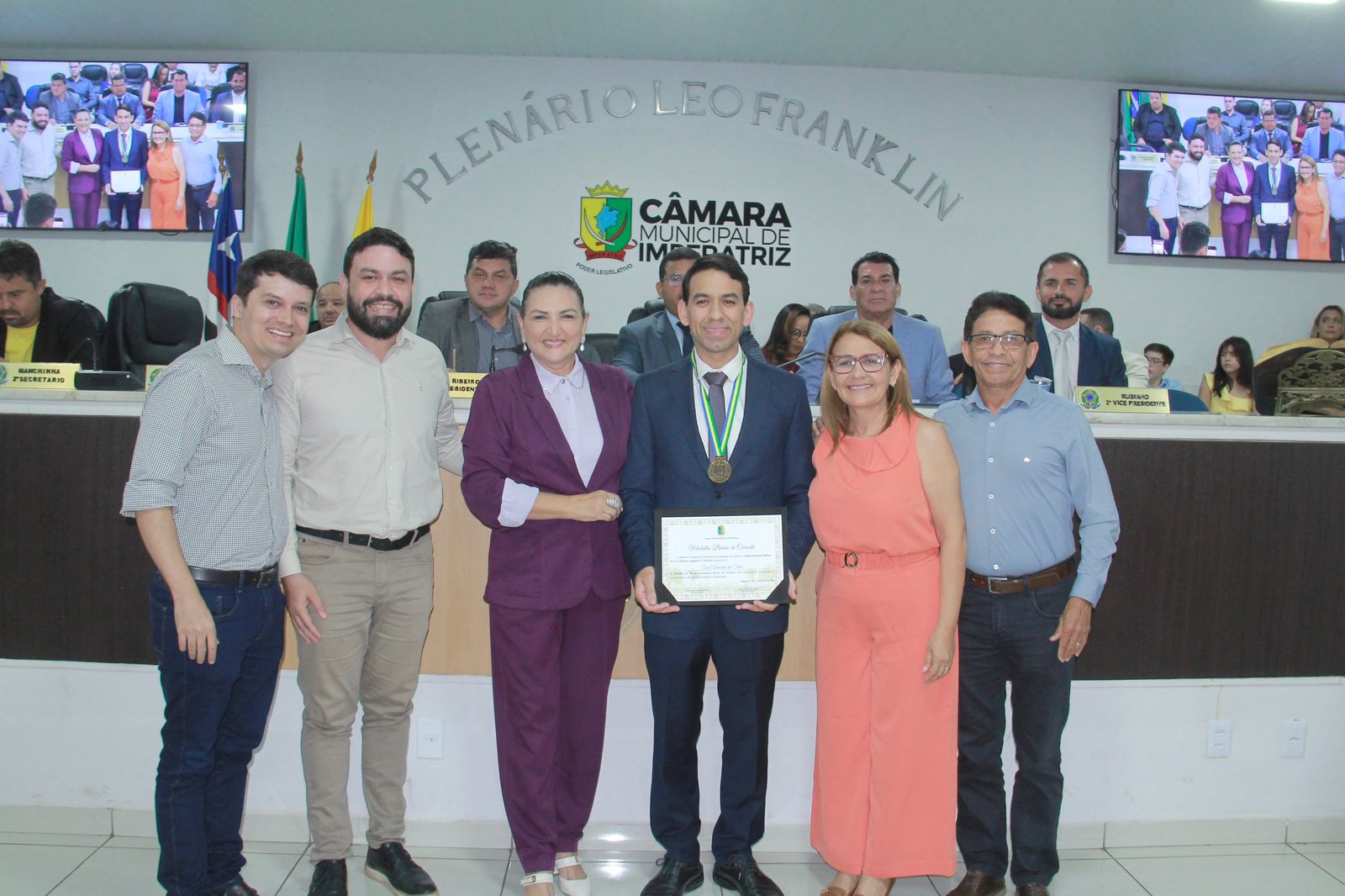 Câmara Municipal realiza manhã de entrega de honrarias