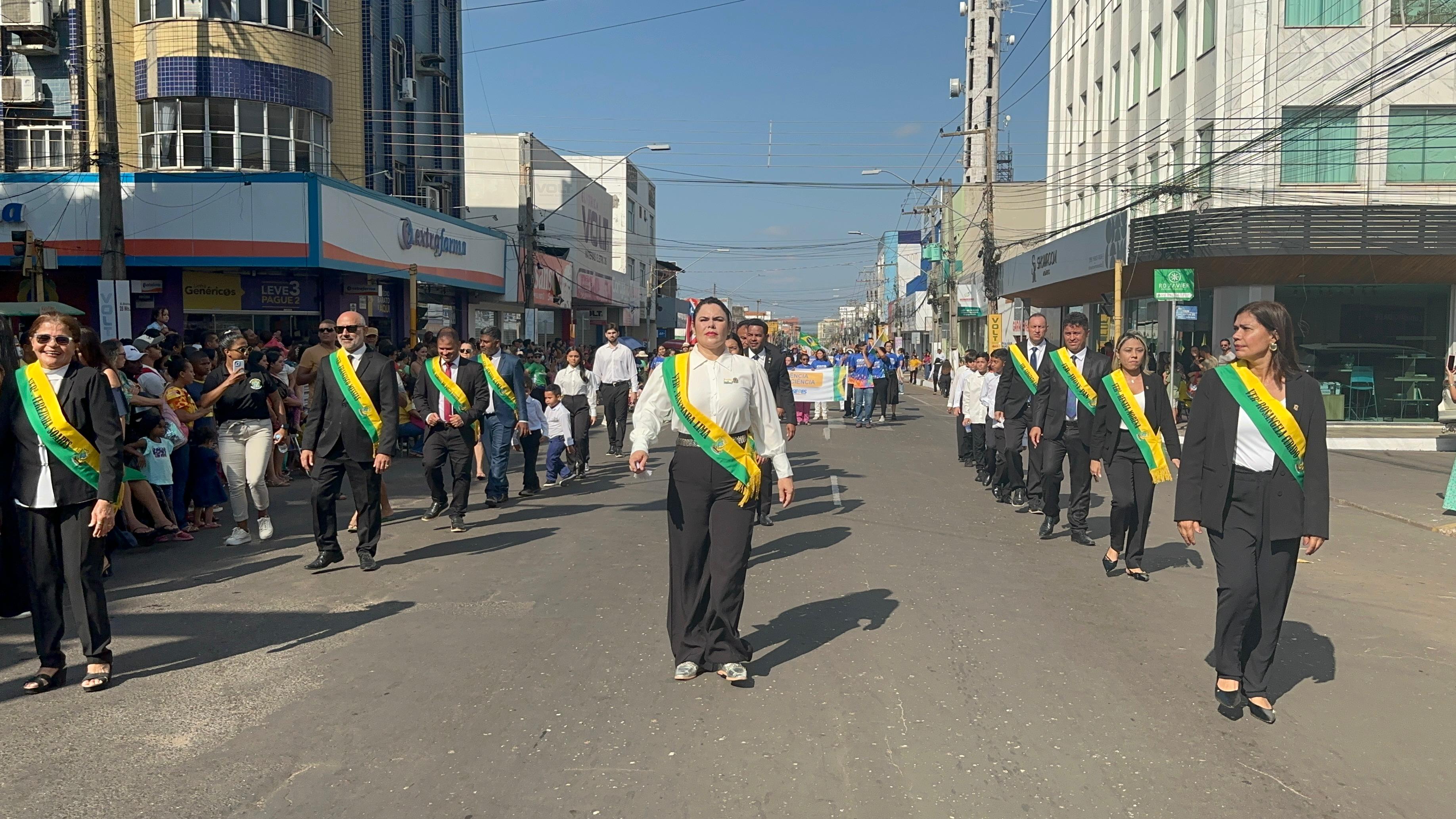 Vereadores participam do Desfile Cívico de 7 de Setembro