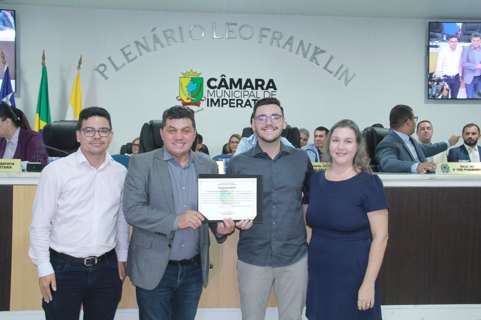 Câmara Municipal realiza manhã de entrega de honrarias