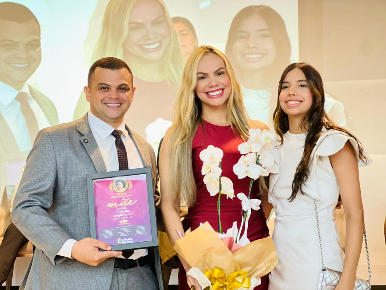 Câmara realiza solenidade em alusão ao Dia das Mães com entrega da Comenda Hilda Rocha Cortez