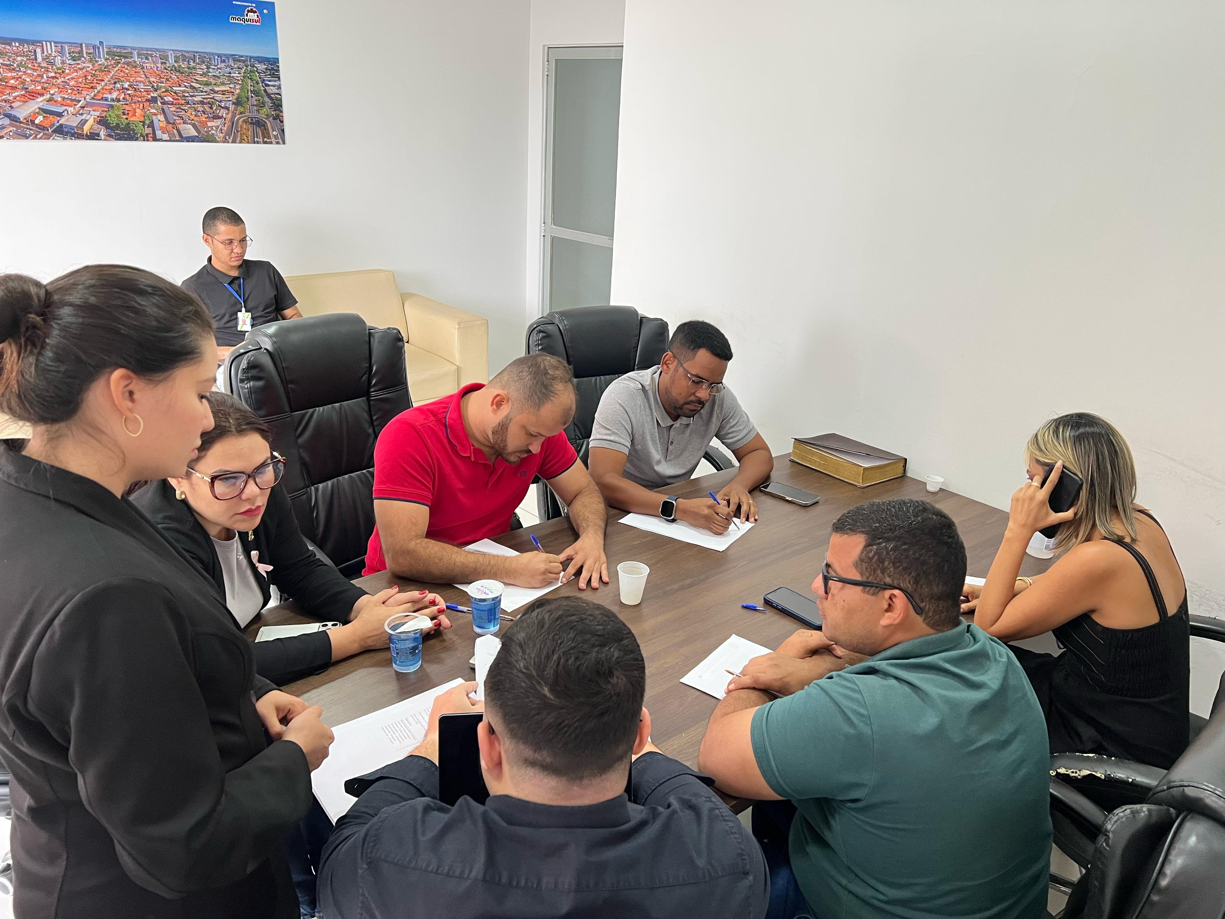 Comissões Permanentes da Câmara Municipal discutem diversos projetos de lei em reunião