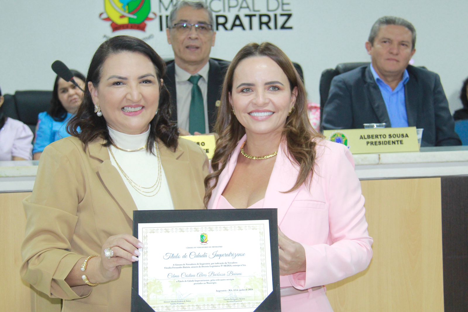 Títulos e Medalha foram outorgados na Câmara Municipal