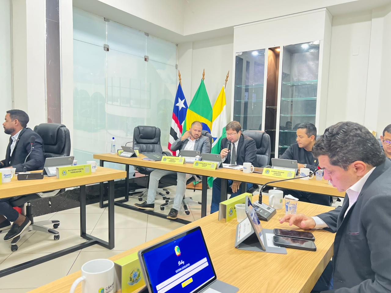 Plenário da Câmara aprova contas da gestão do ex-prefeito Sebastião Madeira de 2014