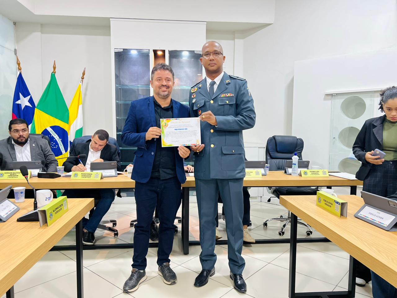 Policiais da Força Tática do 14º recebem Moção de Aplausos