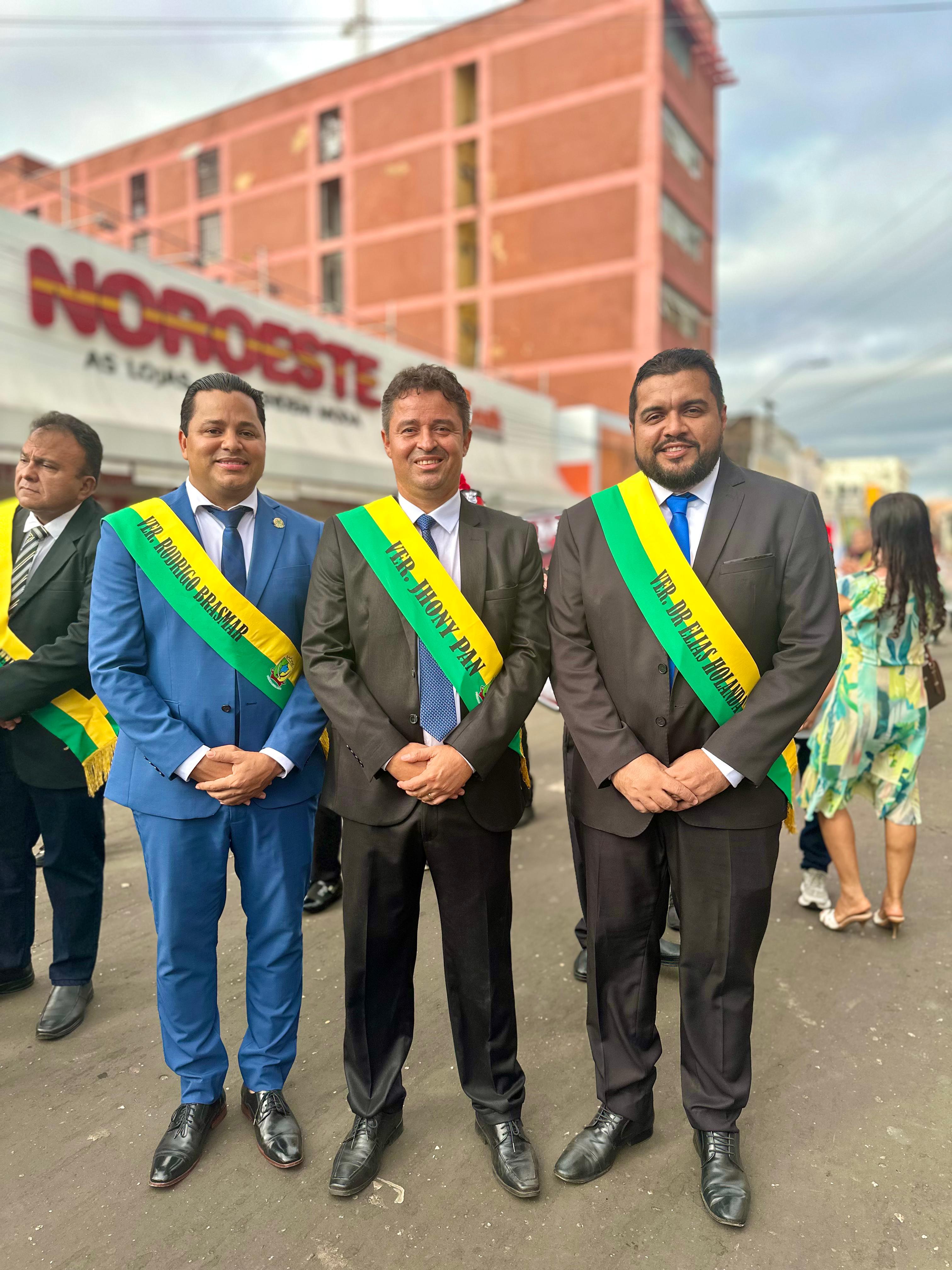 Vereadores participam do Desfile Cívico de 7 de Setembro