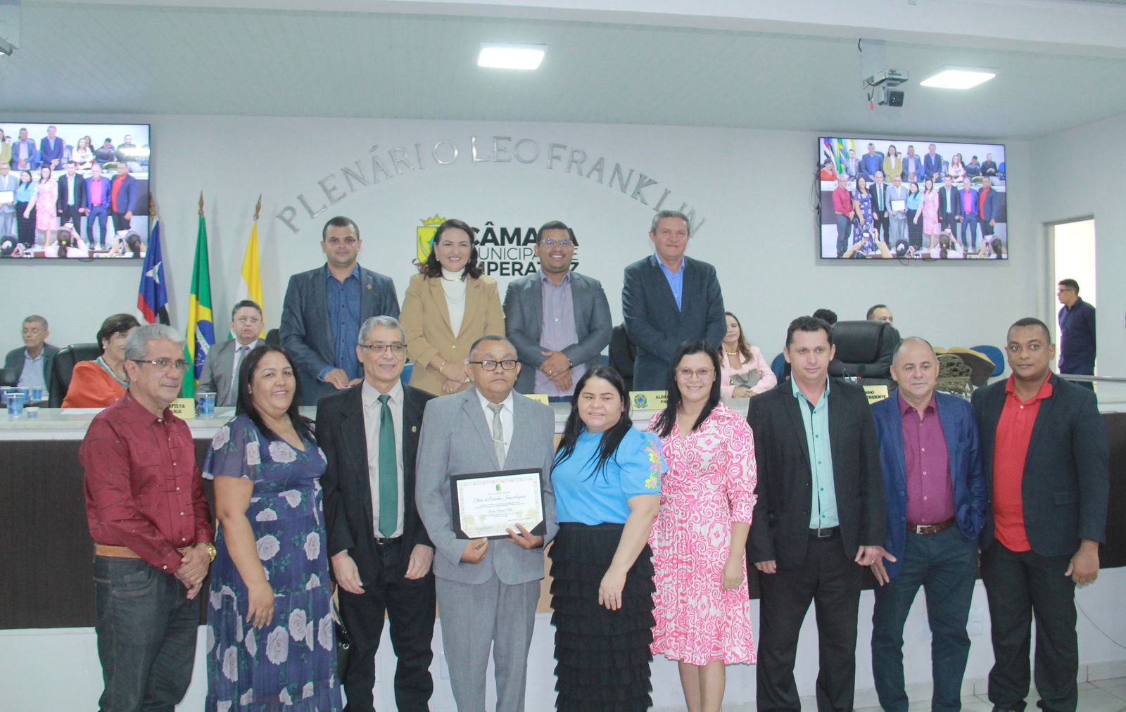 Títulos e Medalha foram outorgados na Câmara Municipal