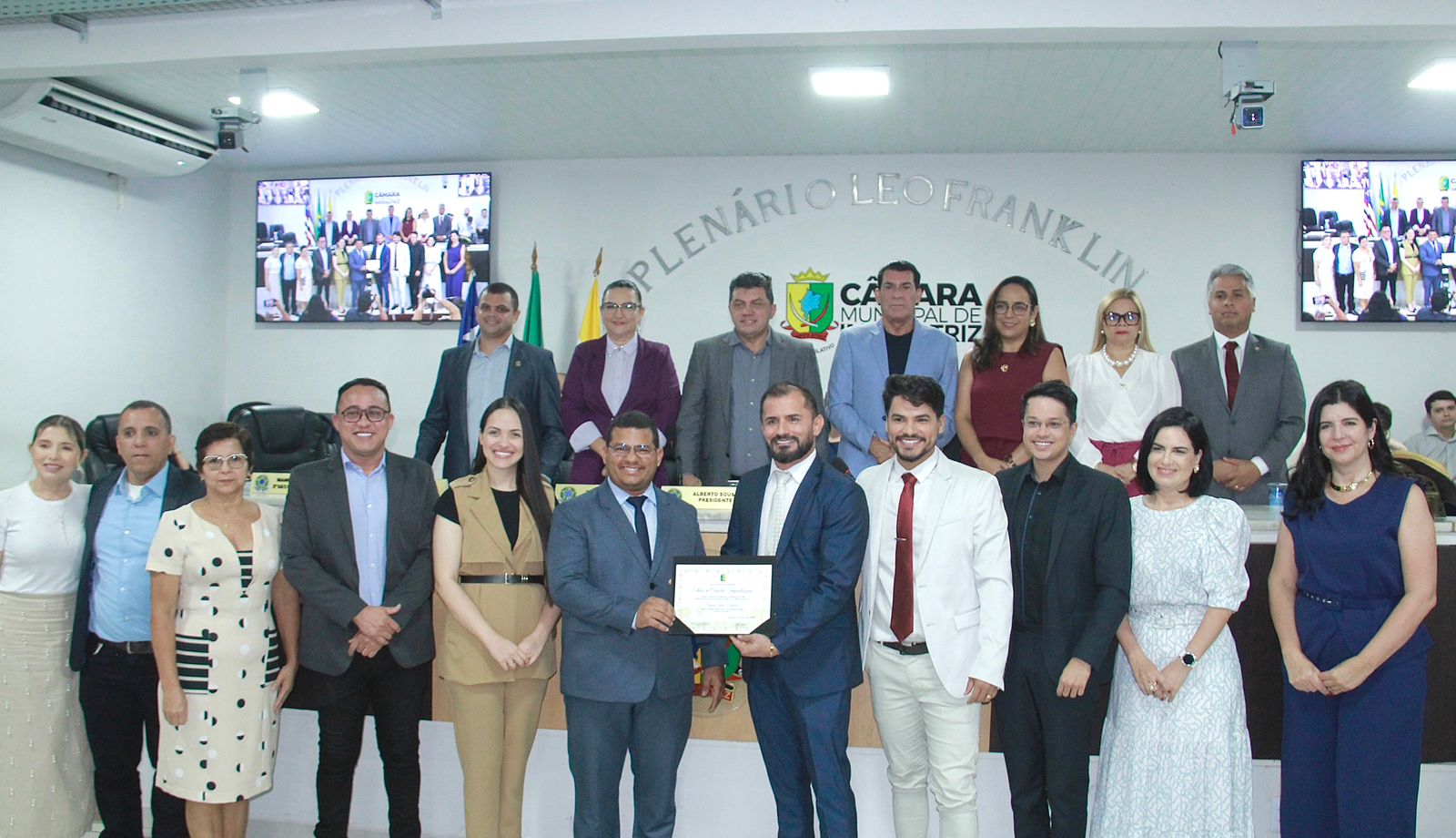 Câmara Municipal realiza manhã de entrega de honrarias