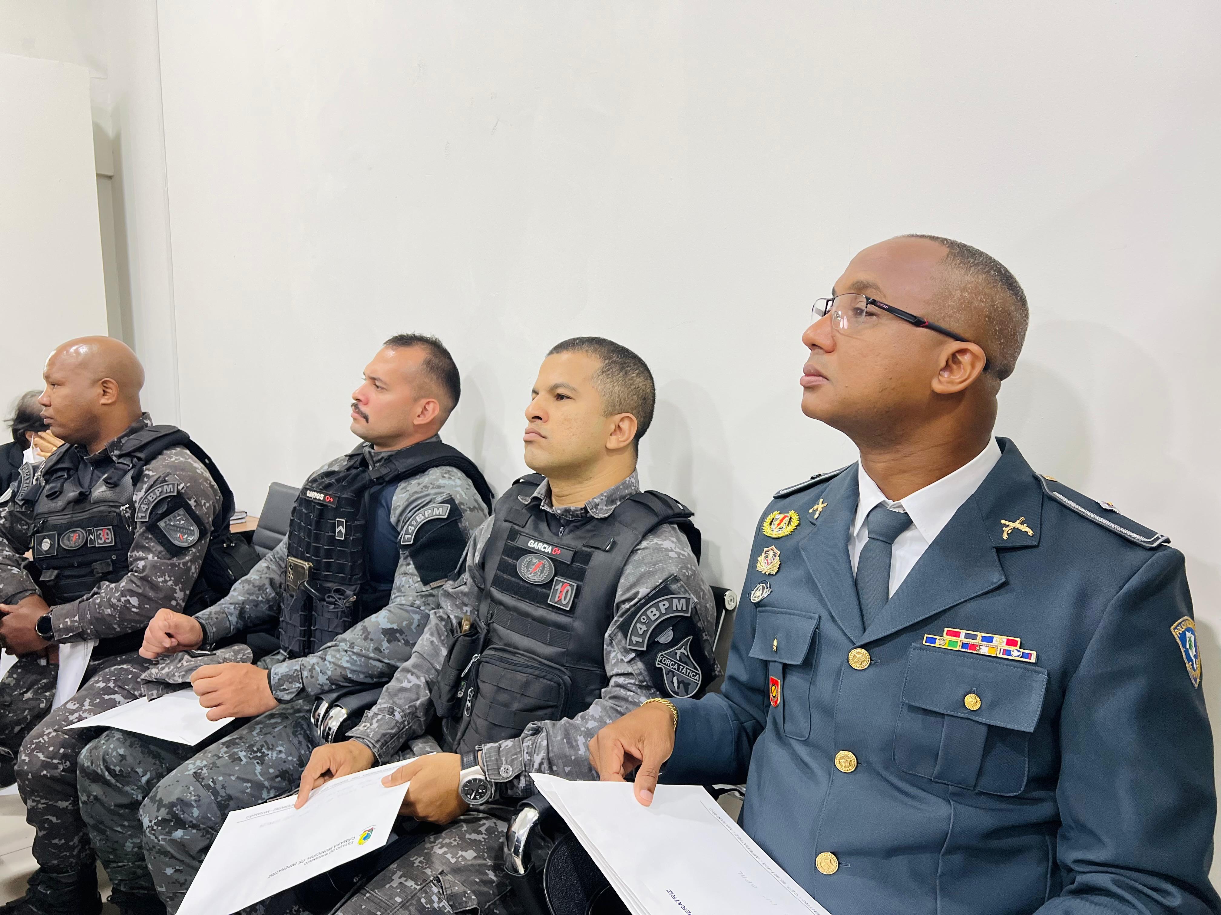 Policiais da Força Tática do 14º recebem Moção de Aplausos