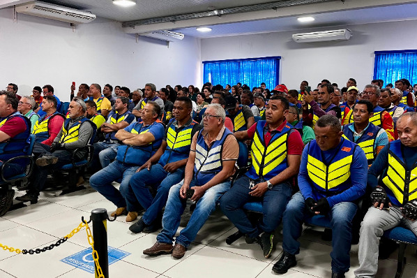 Tribuna Popular destaca impasse entre Moto Ubers e Mototaxistas