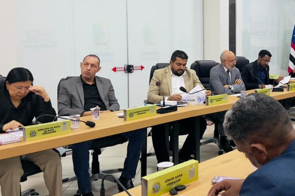 Pavimentação e mobilidade urbana são discutidas durante a 18ª Sessão Ordinária