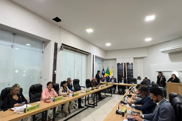 Vereadores solicitam asfaltamento e iluminação para a Rua Paulo Afonso