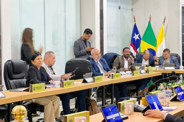 Câmara aprova reajuste salarial dos profissionais da educação do município