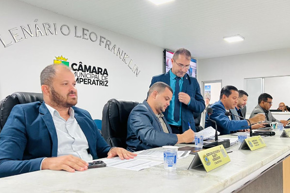 Requerimento aprovado convoca secretário adjunto de Saúde para prestar esclarecimentos em plená...