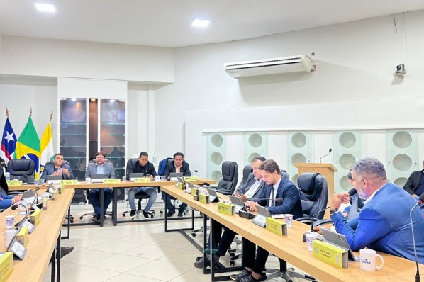 Vereadores apresentam indicações para pavimentação, recuperação de ponte e limpeza de riacho em...