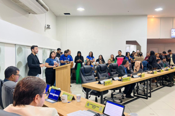 Tribuna Popular debate valorização dos cuidadores do município