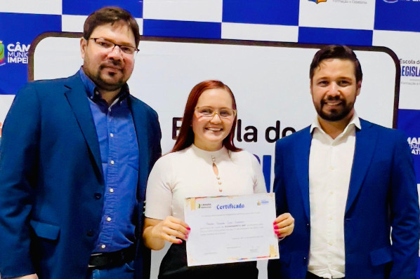 Escola do Legislativo realiza entrega de certificados do curso “Atendimento 360”