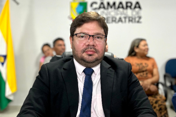 Indicação aprovada solicita reconstrução da Escola Municipal Raimundo Ribeiro