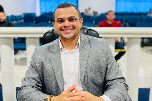 Vereador solicita substituição de lâmpadas de vapor de sódio por tecnologia LED
