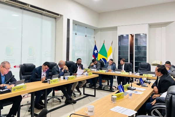 Sessão ordinária aprova indicações nas áreas de educação financeira e infraestrutura do municíp...