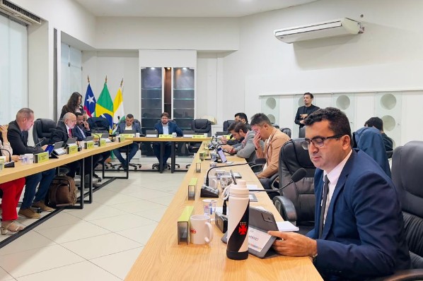 Câmara aprova projeto que prevê treinamento para prevenção e combate à violência contra a mulhe...